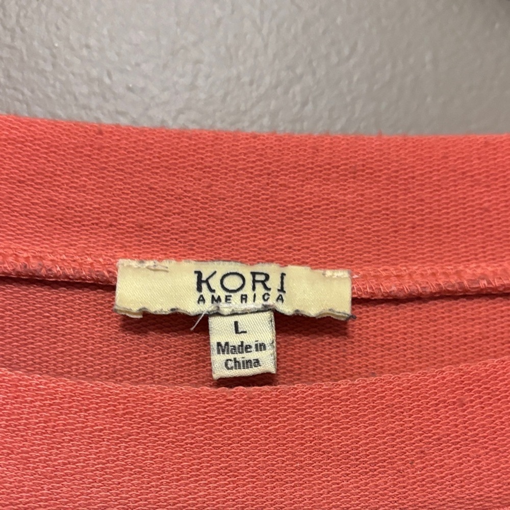 Women's Coral Balloon Sleeve Top with Pockets - Picture 2 of 4